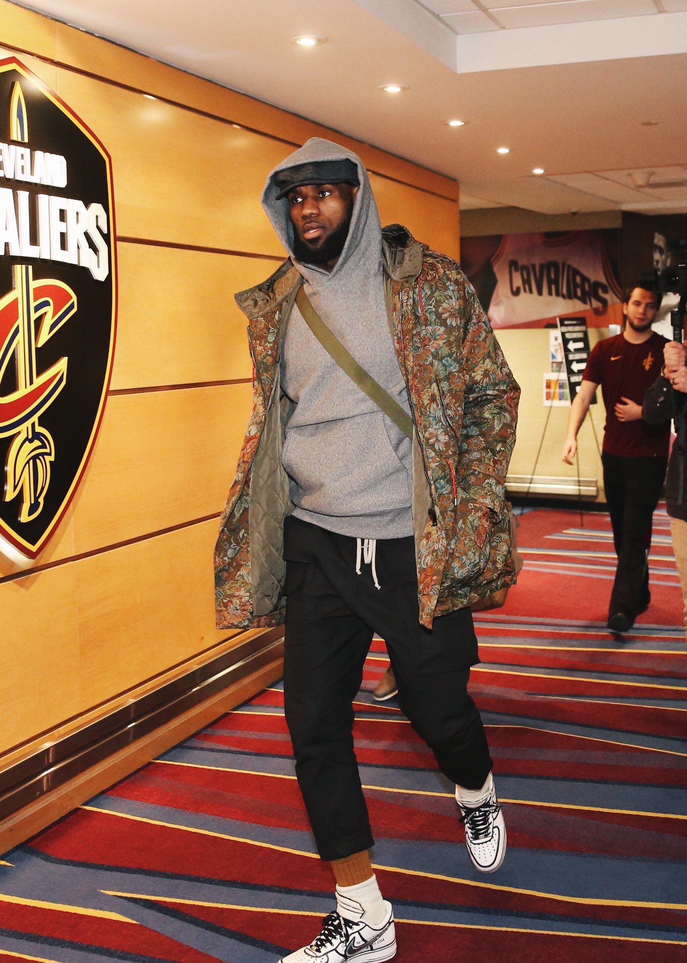 西甲爆大冷！9人皇马0-2竟不敌保级队！阿隆索怒批：裁判故意针对（西甲爆冷！9人皇马0-2负降级区球队，阿隆索怒斥：裁判刻意针对）