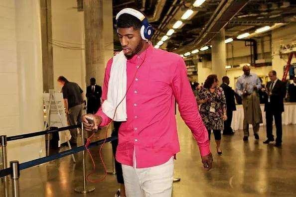 布拉德利vs皇马合集：1v1防下维尼修斯，抢点连过贝林姆巴佩（布拉德利对皇马集锦：单挑封锁维尼修斯，抢点连续过掉贝林厄姆与姆巴佩）