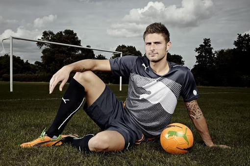 苏超创全国多个标志性第一次：央视转播、启用VAR、名哨执法（苏超多项全国首创：央视直播、启用VAR、名哨吹罚）