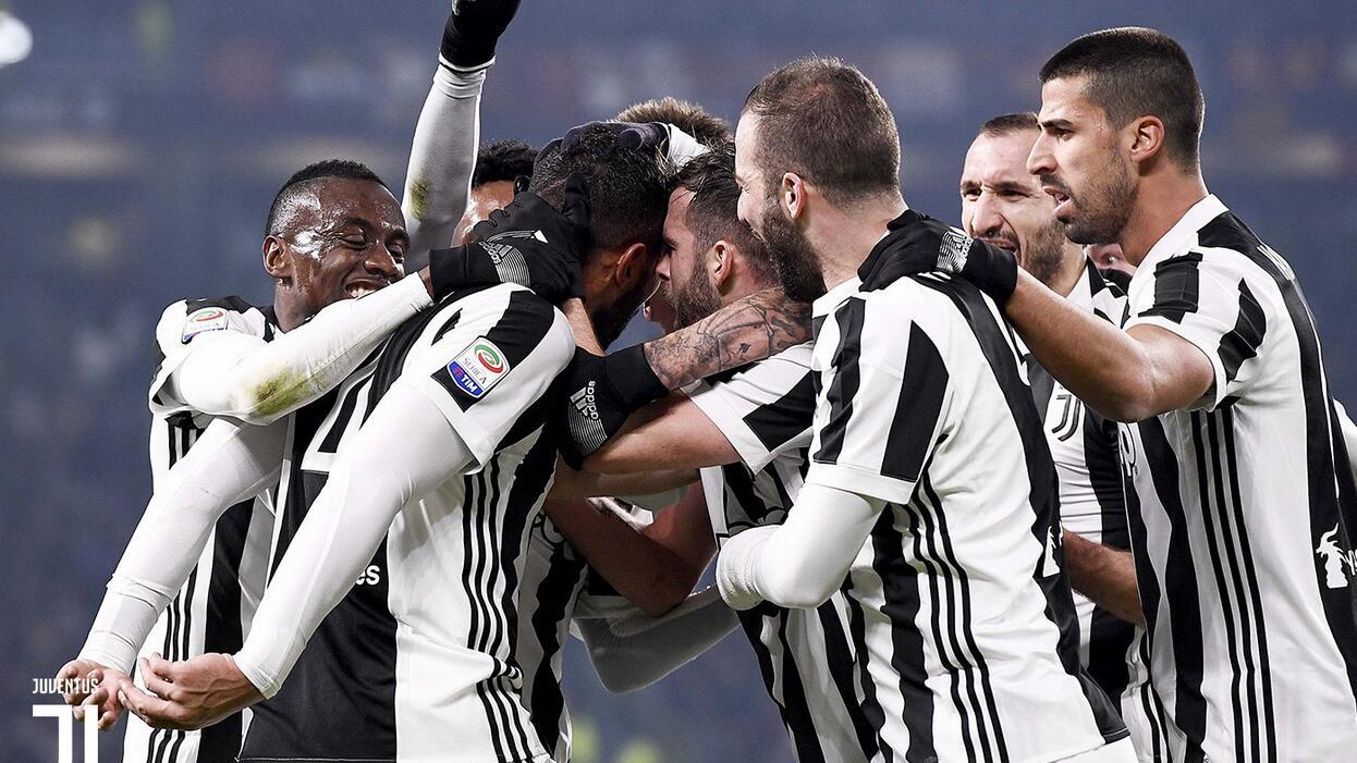 巴西前锋胡尔克39岁仍在巅峰状态！胡尔克在本赛季...（39岁胡尔克巅峰不减：巴西锋霸本赛季持续高光）