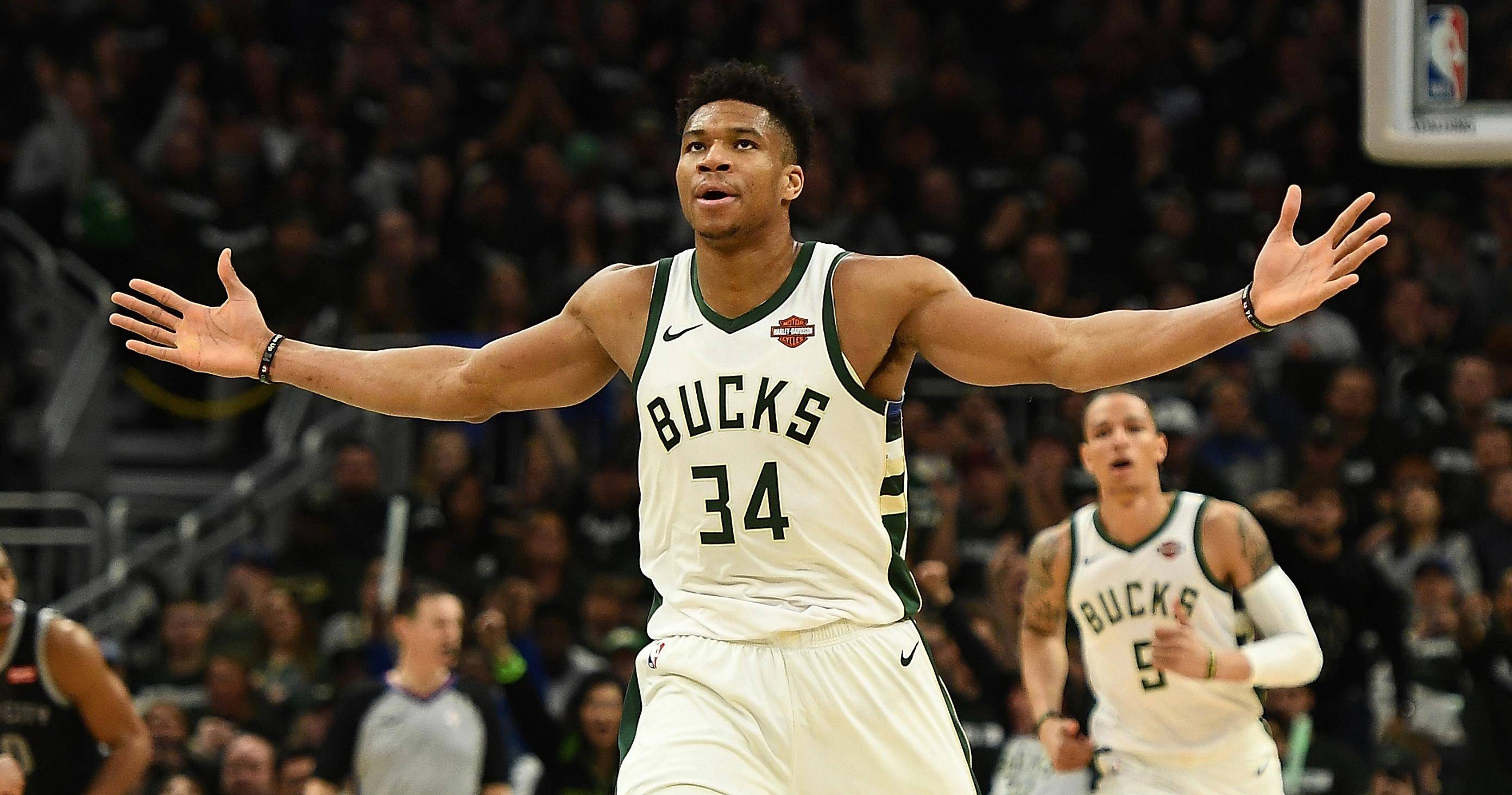 👀近10次悉尼德比合计攻入33球，且没有一场战成0-0（👀悉尼德比近10战轰入33球，无一场0-0）