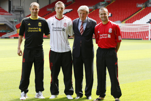 勇士逆境重生，两连胜彰显坚韧意志（勇士逆势突围，连胜诠释顽强斗志）