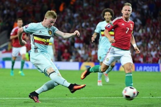 中国澳门球员：澳门联赛球员平均每场收入约445-890元人民币（澳门联赛球员每场平均收入约445至890元人民币）