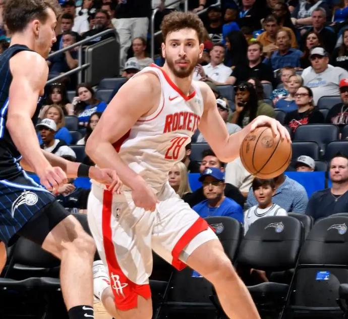 机敏前插破门，当选全场最佳，芒特越踢越好了，继续加油！（机敏插上破门，荣膺全场最佳，芒特状态蒸蒸日上，继续加油！）