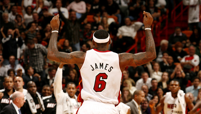 本赛季首次连败！湖人双核霸气宣言：要找回赛季初的防守，细节定成败！（湖人遭本季首连败，双核强硬表态：重拾开季防守，细节决定胜负）