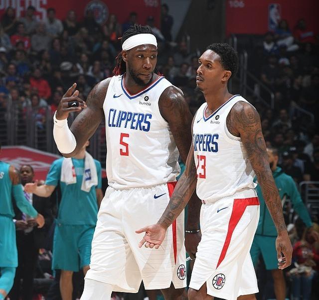 知名巴萨球迷：梅西不该偷偷的溜进诺坎普，这不是他家而是我们的（资深巴萨球迷：梅西不该悄悄回诺坎普，那不是他的家，而是我们的主场）