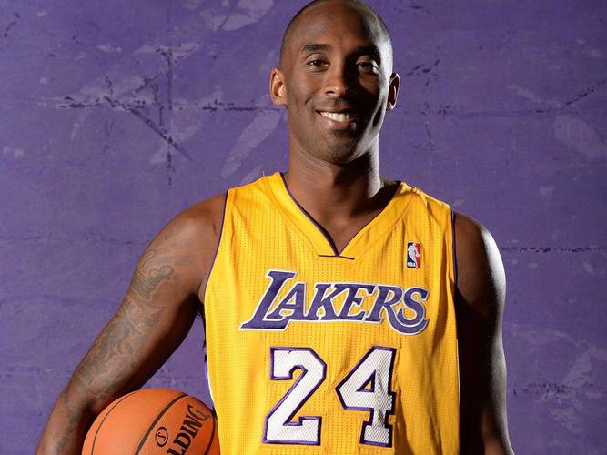 巴黎人报：一极端球迷组织庆祝成立20周年，在埃菲尔铁塔大放焰火（《巴黎人报》：极端球迷组织庆祝成立20周年，在埃菲尔铁塔燃放烟花）