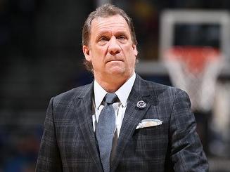 ESPN：曼联计划明年夏窗再引进中场，届时球队将有足够资金（ESPN：曼联拟在明夏转会窗再补强中场，届时资金充裕）