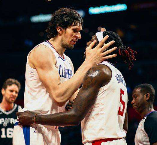 格拉巴拉：平局对荷兰来说就像胜利；队友可能害怕让我守门（格拉巴拉：这场平局对荷兰等同胜利；队友或许不敢让我镇守龙门）