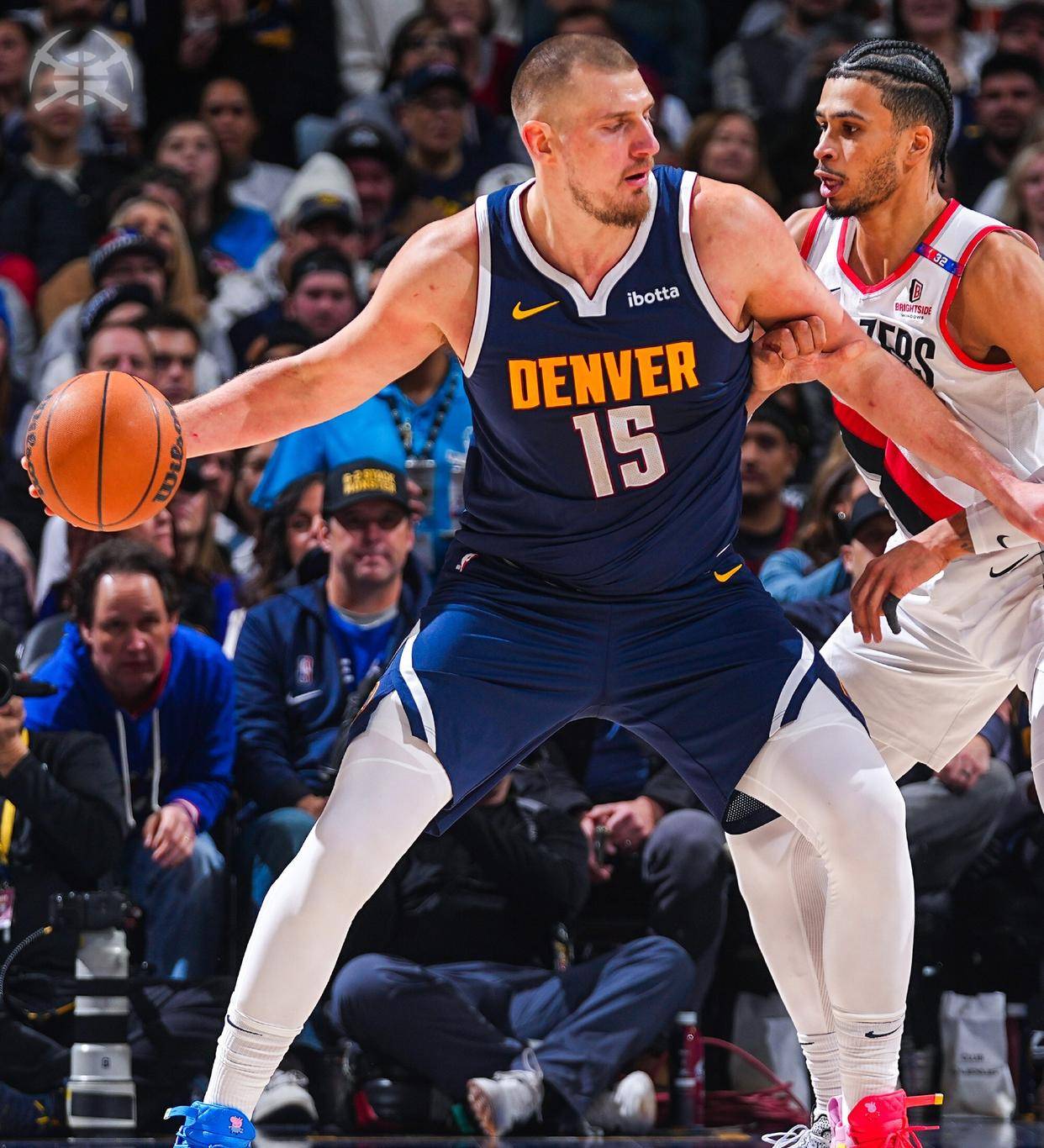 国安主场战平广州恒大（国安坐镇主场与广州恒大战成平局）