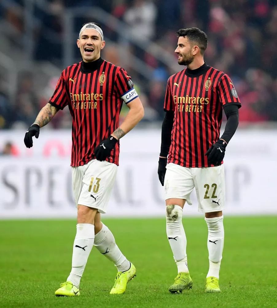 利物浦主场1-1战平升班马桑德兰，迎来赛季首个平局（利物浦主场被升班马桑德兰1-1逼平，收获赛季首个平局）