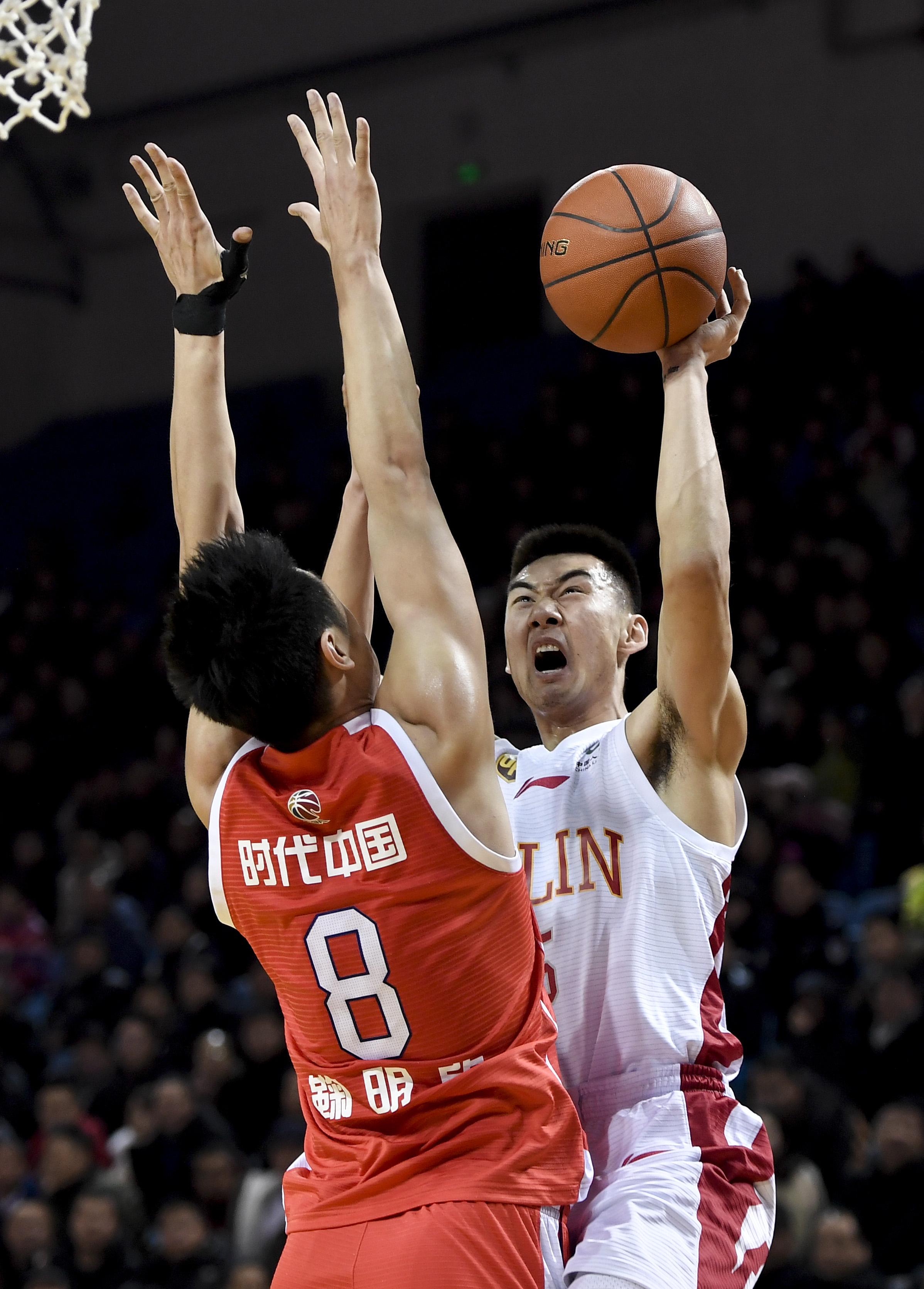 NBA：太阳击败篮网 杜兰特砍下全场最高分（杜兰特轰全场最高分，太阳力克篮网）